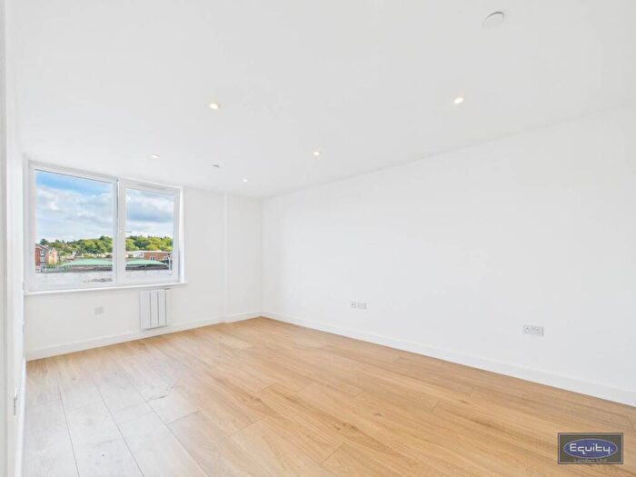 1 Bedroom Flat To Rent In Heather Court, Progressive Close, Sidcup, DA14