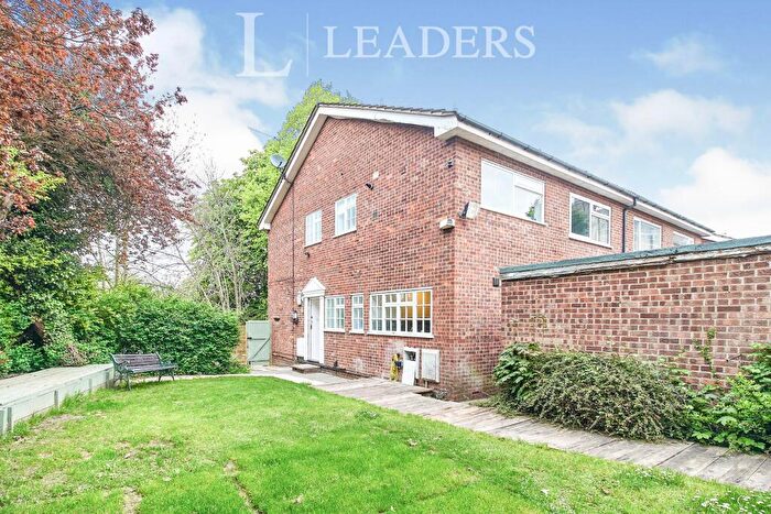 3 Bedroom Flat To Rent In Melville Court, NG3