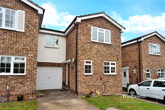 4 Bedroom Terraced House To Rent In Penshurst Way, South Sutton, Surrey, SM2