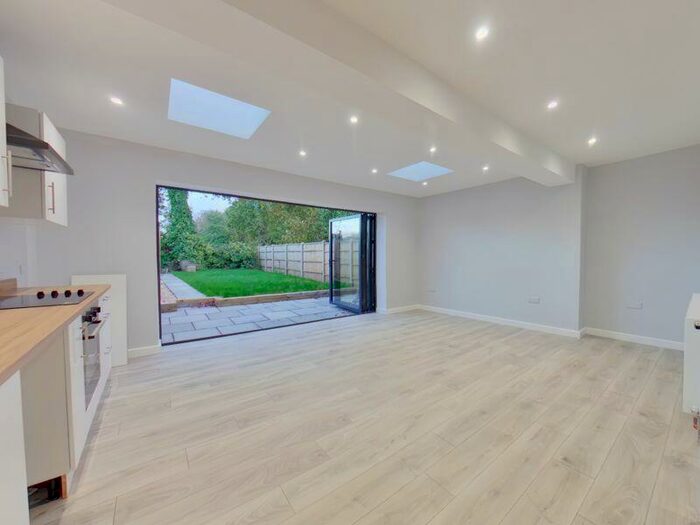 3 Bedroom Semi-Detached Bungalow To Rent In Harold Road, Stubbington, Fareham, PO14