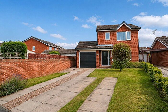 3 Bedroom Detached House For Sale In Langdale Avenue, Altofts, Normanton, WF6
