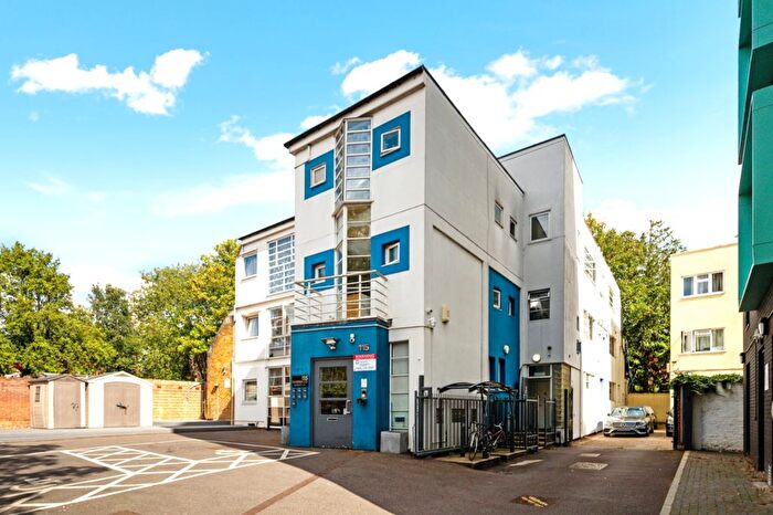 Studio To Rent In Gunnersbury Lane, Acton, W3