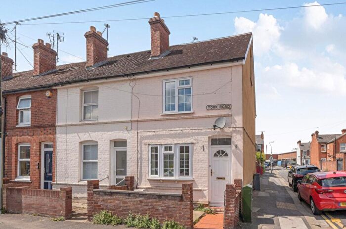 3 Bedroom End Of Terrace House For Sale In York Road, Reading, RG1