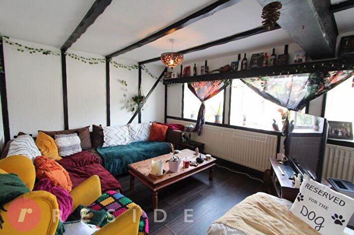 2 Bedroom Apartment For Sale In Wardle Fold, Wardle, Rochdale, OL12