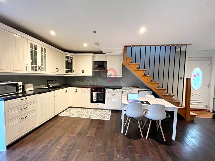 4 Bedroom Semi-Detached House To Rent In Blessbury Road, Edgware, HA8