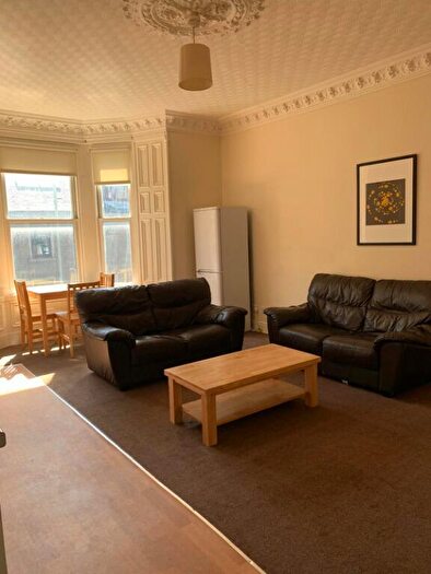 3 Bedroom Flat To Rent In Albert Street, Stobswell, Dundee, DD4