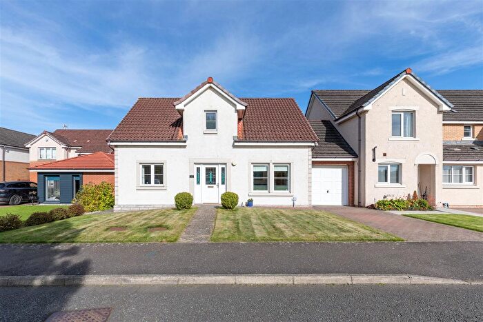 4 Bedroom Link Detached House For Sale In Madoch Square, Glencarse, Perth, PH2