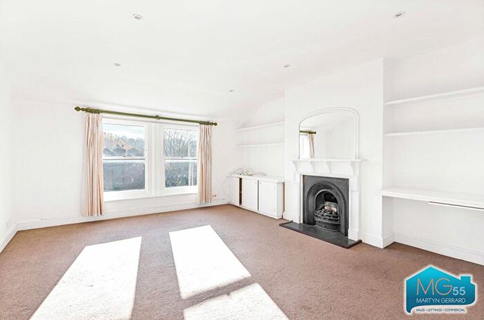 2 Bedroom Apartment To Rent In Crouch Hall Road, Crouch End, London, N8