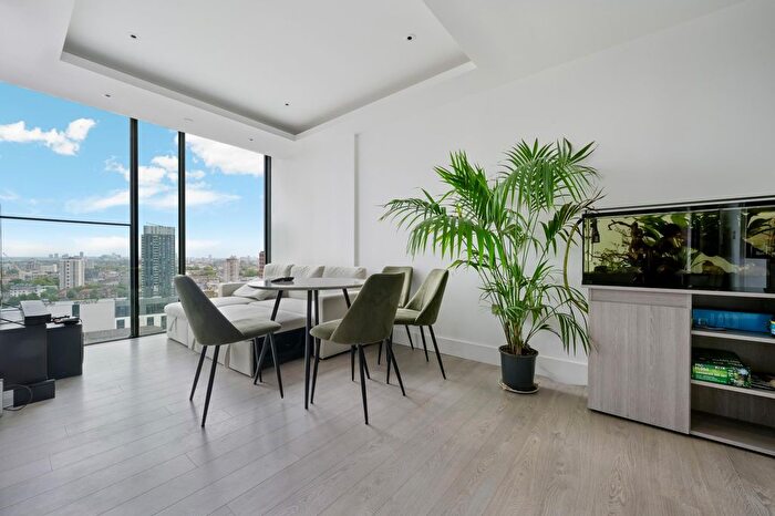 2 Bedroom Flat For Sale In Carrara Tower, City Road, Bolinder Place, London, EC1V