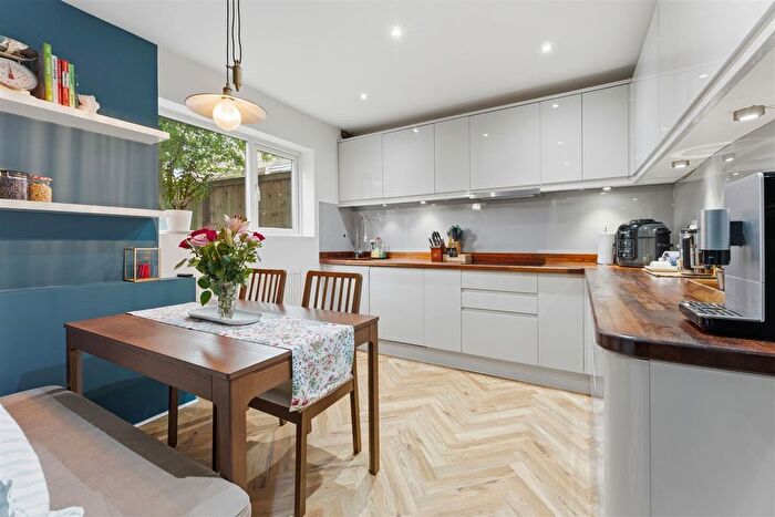 3 Bedroom Terraced House For Sale In Centre Parade, Kettering, NN16