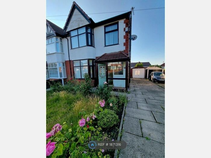 3 Bedroom Semi-Detached House To Rent In Bolton Road, Bolton, BL3