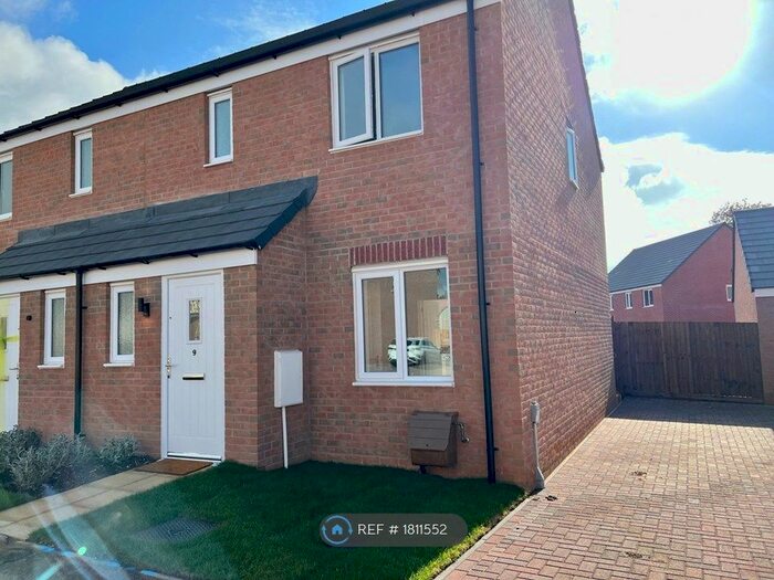 3 Bedroom Semi-Detached House To Rent In Fawsley Way, Northampton, NN2