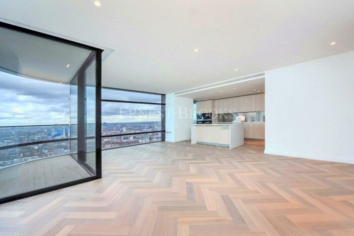 3 Bedroom Apartment To Rent In Principal Tower, Worship Lane, Shoreditch, EC2A