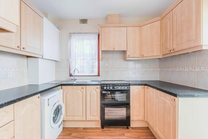 5 Bedroom Terraced House To Rent In Walpole Road, Plashet, London, E6