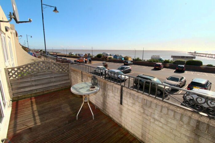 1 Bedroom Flat To Rent In Undercliff Road West, Felixstowe, IP11