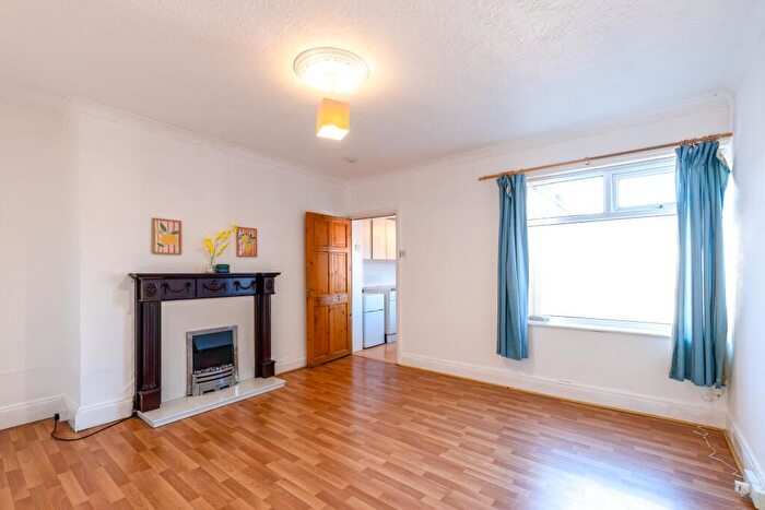 3 Bedroom Flat To Rent In Coronation Street, Wallsend, NE28