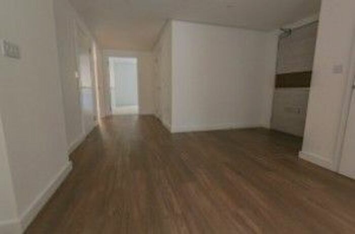 3 Bedroom Flat To Rent In Plough Way, London, SE16