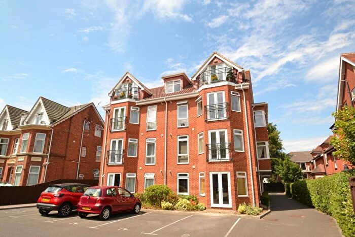 2 Bedroom Flat To Rent In Boscombe Spa, BH5