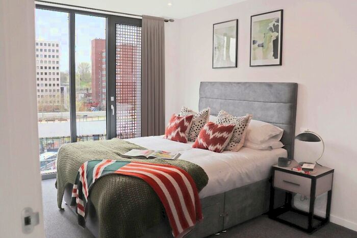 2 Bedroom Apartment To Rent In The Interchange, Stockport, SK3