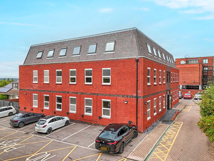 1 Bedroom Flat For Sale In High Street, Billericay, CM12