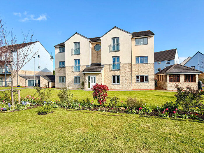 2 Bedroom Flat For Sale In Cromwell Ford Way, Stella Riverside, NE21