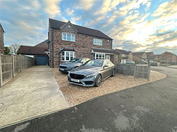 3 Bedroom Semi-Detached House For Sale In Bayfield Road, Timberland, Lincoln, Lincolnshire, LN4