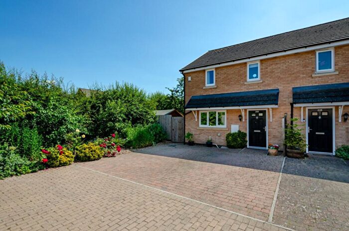 3 Bedroom Semi-Detached House For Sale In Langley Close, Huncote, Leicester, LE9