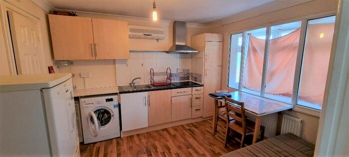 1 Bedroom Flat To Rent In Hilltop Gardens, Hendon, NW4