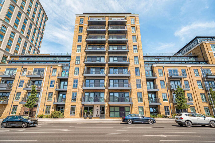 1 Bedroom Flat For Sale In Wheatfield Way, Kingston, Kingston Upon Thames, KT1