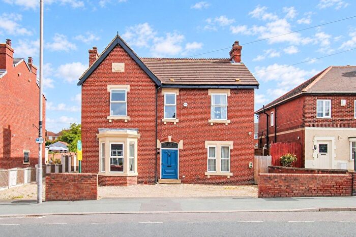 4 Bedroom Detached House For Sale In Featherstone Lane, Featherstone, Pontefract, WF7