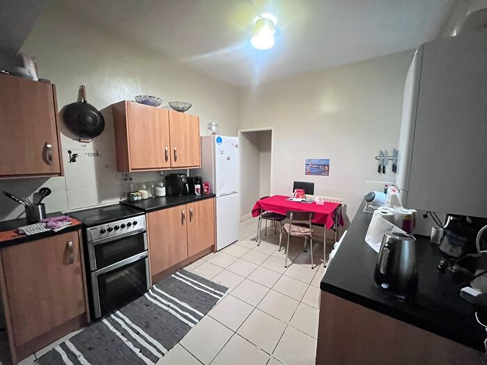 5 Bedroom Flat For Sale In Durham Road, Gateshead, NE8