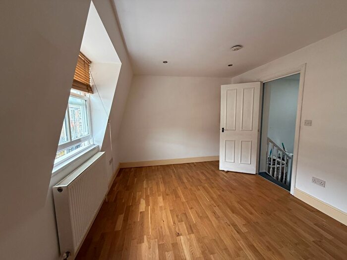 1 Bedroom Flat To Rent In Church Road, Crystal Palace, London, SE19