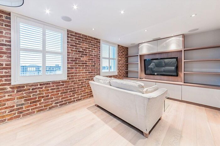 2 Bedroom Flat To Rent In Kingston Road, Wimbledon, SW19