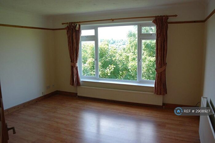 2 Bedroom Flat To Rent In Somerset Road, New Barnet, Barnet, EN5