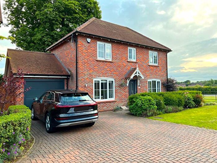 3 Bedroom Detached House For Sale In Abrahams Close, Amersham, HP7