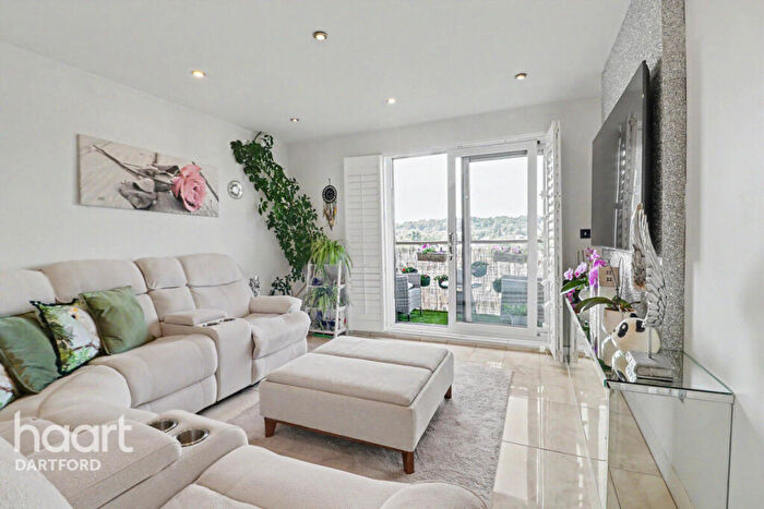 2 Bedroom Apartment For Sale In Little Brights Road, Belvedere, DA17