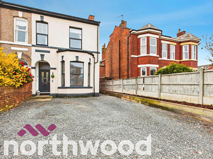 4 Bedroom Semi Detached House For Sale In Windsor Road, Southport, PR9