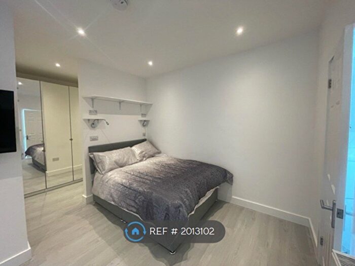 Studio To Rent In Marlborough Hill, Harrow, HA1