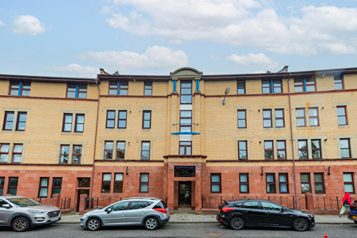 2 Bedroom Flat For Sale In / St Ninian Terrace, Glasgow, G5