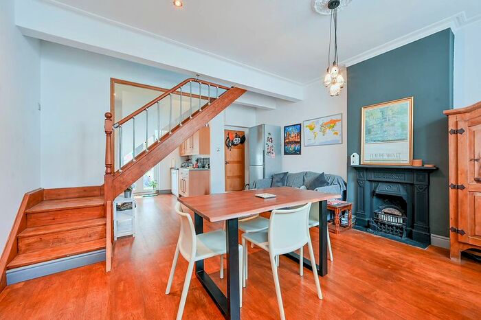 3 Bedroom Terraced House To Rent In Gayford Road, Wendell Park, London, W12