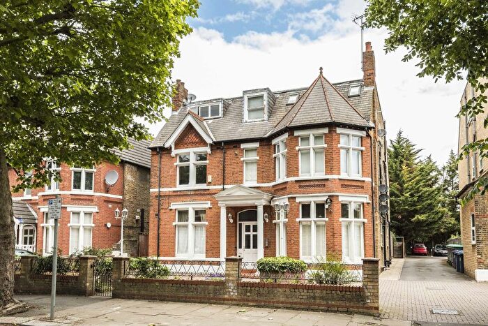 2 Bedroom Flat To Rent In Hamilton Road, London, W5