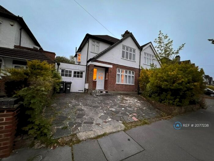 4 Bedroom Semi-Detached House To Rent In Shirley Way, Croydon, CR0