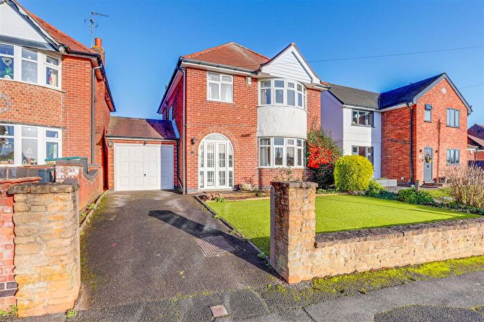 3 Bedroom Detached House For Sale In Maple Drive, Nuthall, Nottinghamshire, NG16