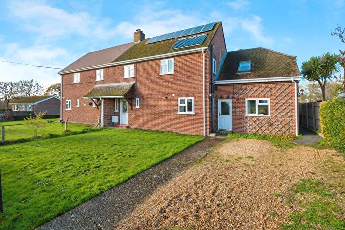 3 Bedroom Semi-Detached House For Sale In Parsonage Lane, Durley, Southampton, SO32