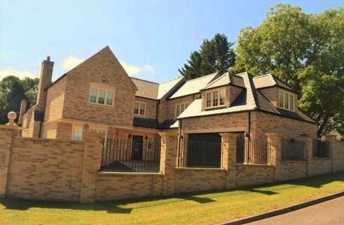 5 Bedroom Property To Rent In Meadow Lane, Newmarket, CB8