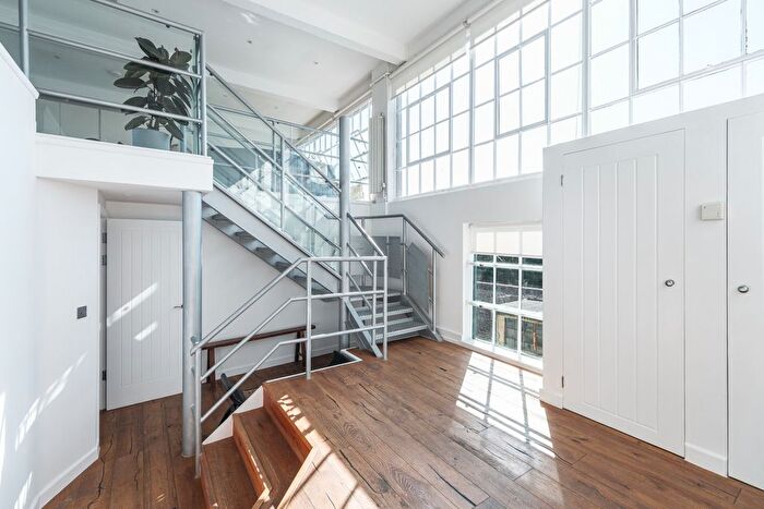 2 Bedroom Flat To Rent In Lamb Brewery, Chiswick, W4