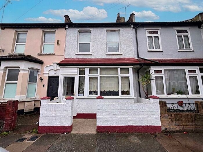 3 Bedroom Property For Sale In Meath Road, London, E15