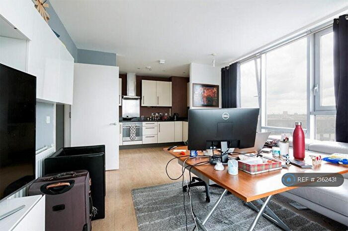 2 Bedroom Flat To Rent In Rick Roberts Way, London, E15