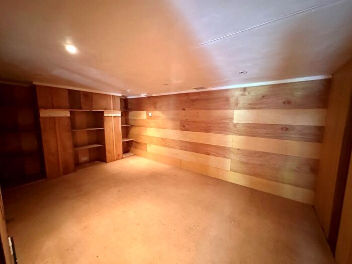 2 Bedroom Flat For Sale In Market Street, Wisbech, PE13