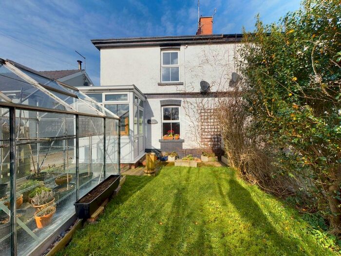 3 Bedroom Property For Sale In Lighthouse Road, Flamborough, Bridlington, YO15